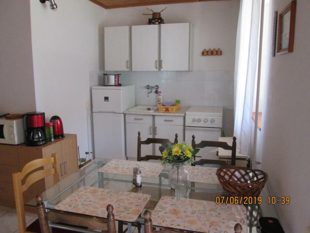 Fenyves Vendeghaz Apartment Balatonfenyves Exterior foto