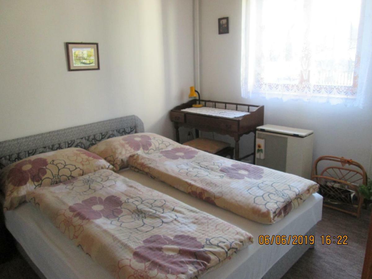 Fenyves Vendeghaz Apartment Balatonfenyves Exterior foto