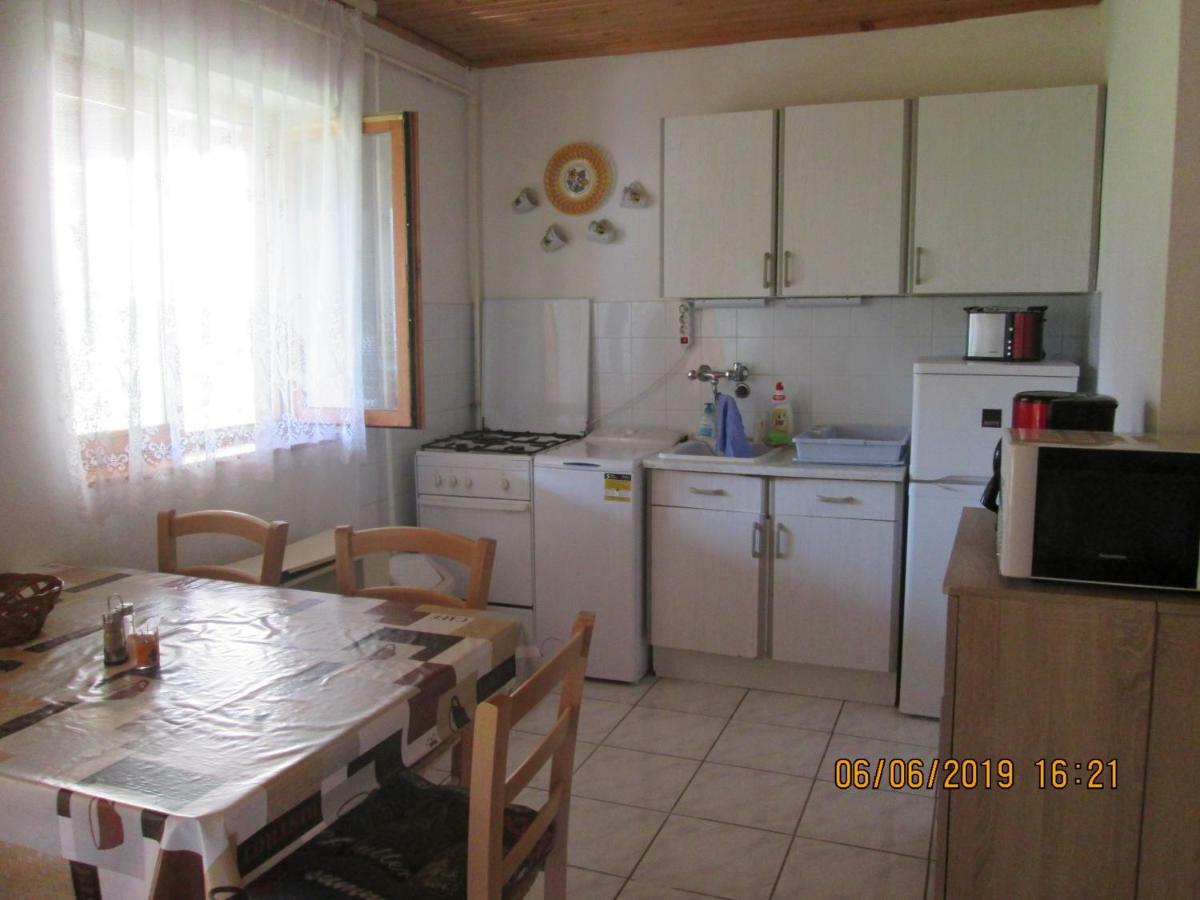 Fenyves Vendeghaz Apartment Balatonfenyves Exterior foto